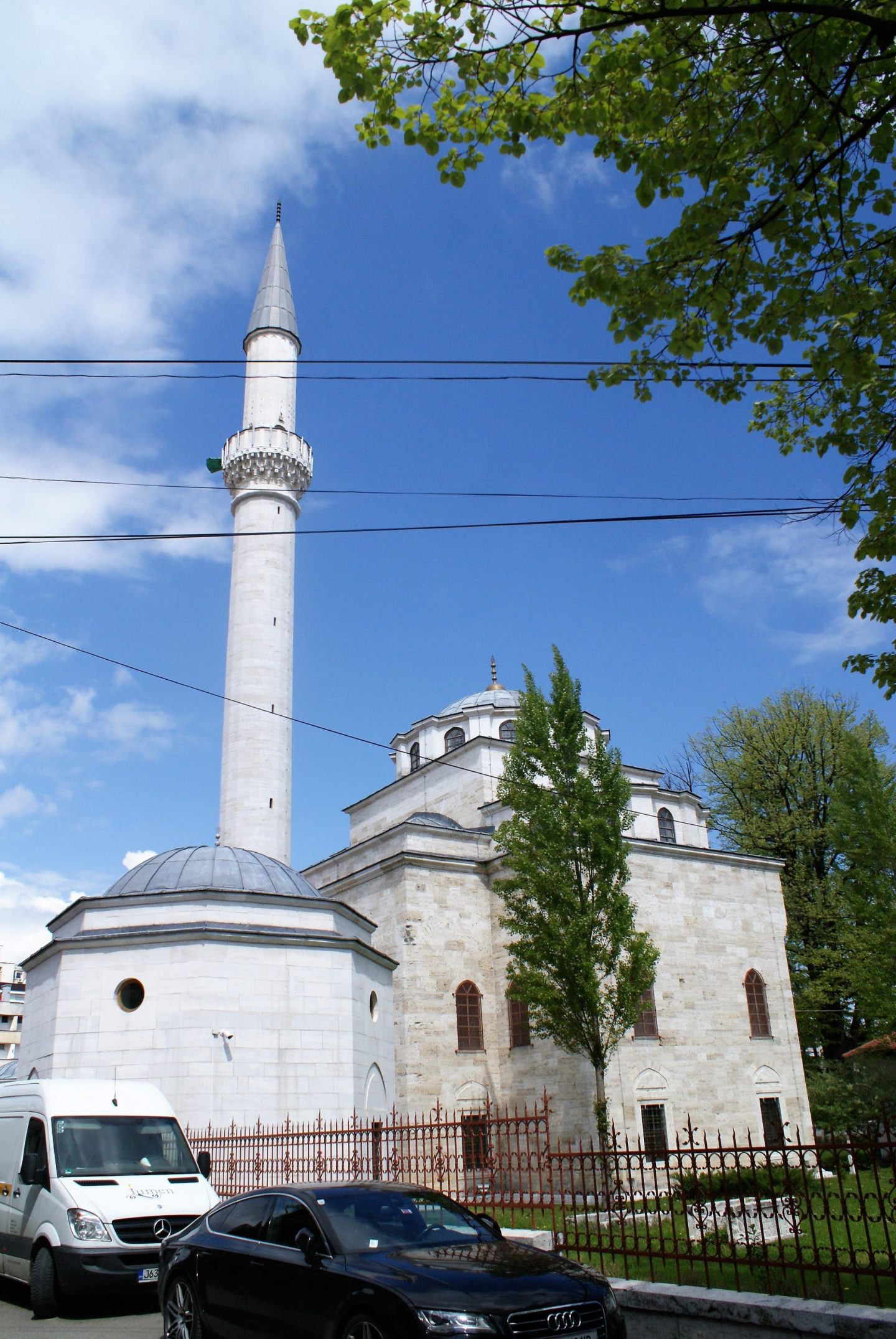 džamija Ferhadija spolja © According to Kristina