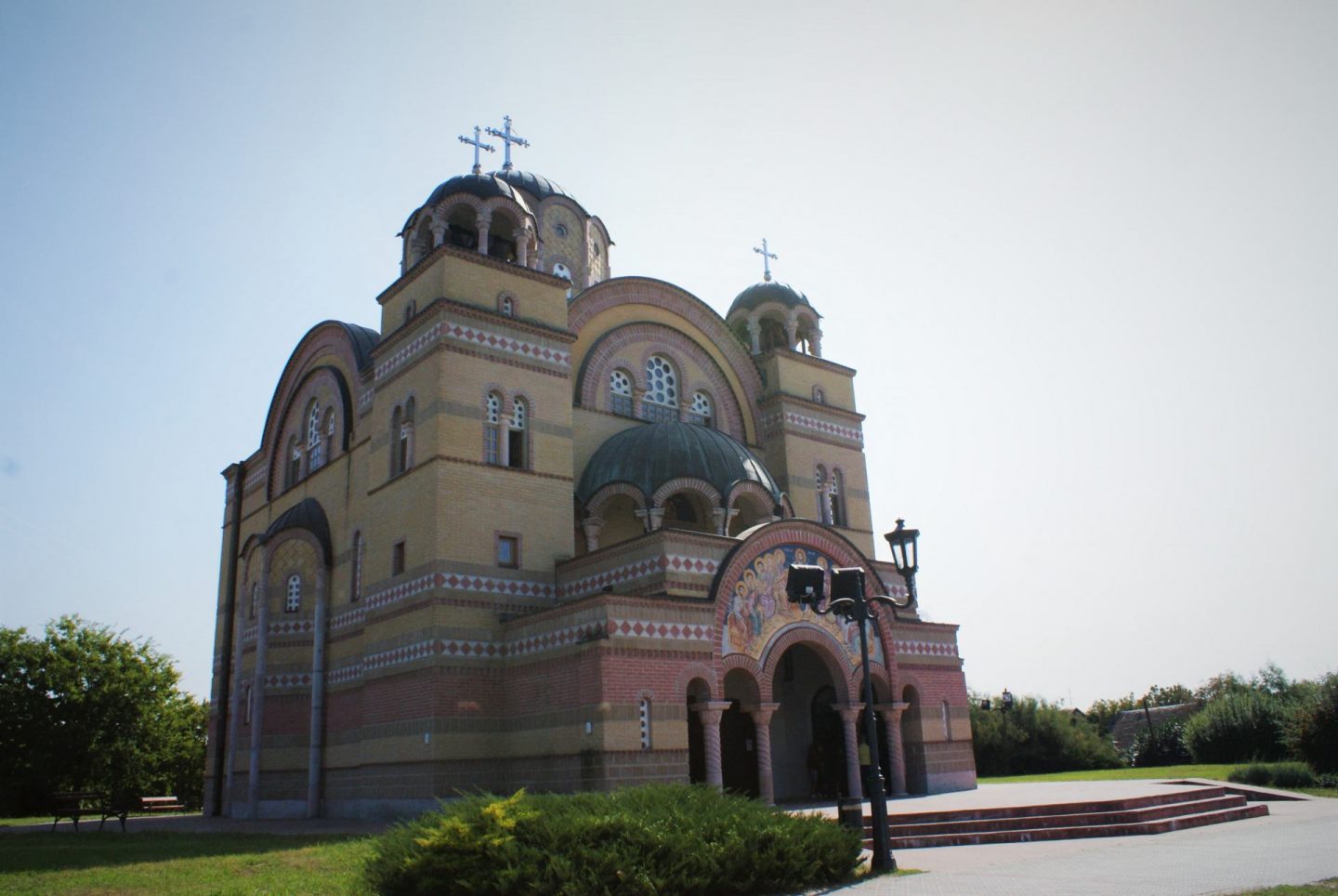 Crkva Sabora Svetih Apostola u Apatinu © According to Kristina
